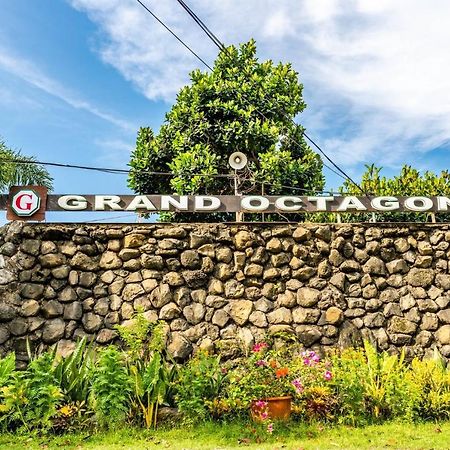 Grand Octagon Resort Laoag Exterior photo