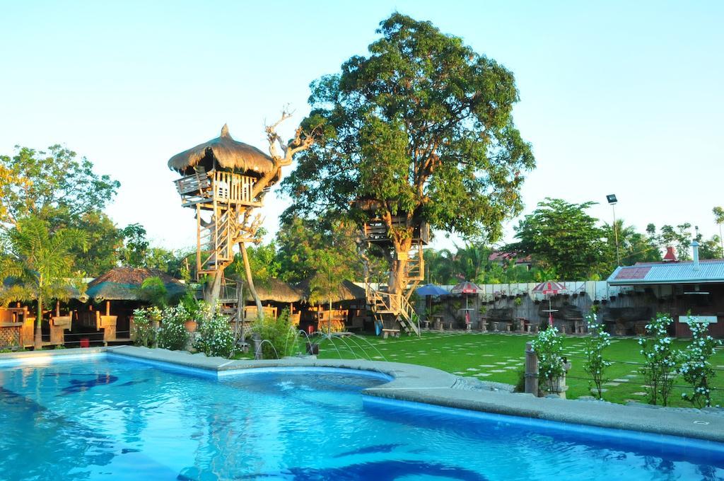 Grand Octagon Resort Laoag Exterior photo